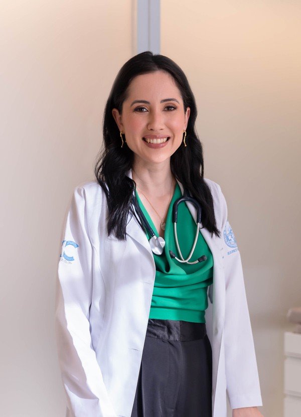 Dra. Mariana Terra Cabral - Gastroenterologista e Hepatologista